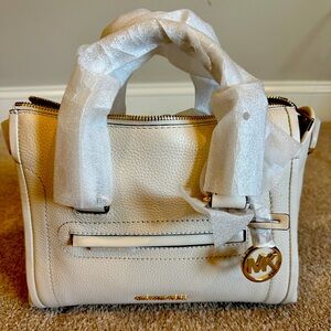 Michael Kors Carine Medium Pebbled Leather Satchel 🤍🤍🤍